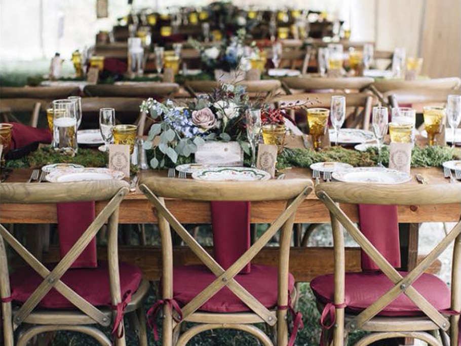 farmtableandchairs-910x683